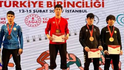 İstanbul’da düzenlenen Okullar Arası Gençler B Grekoromen Stil Güreş Şampiyonası,