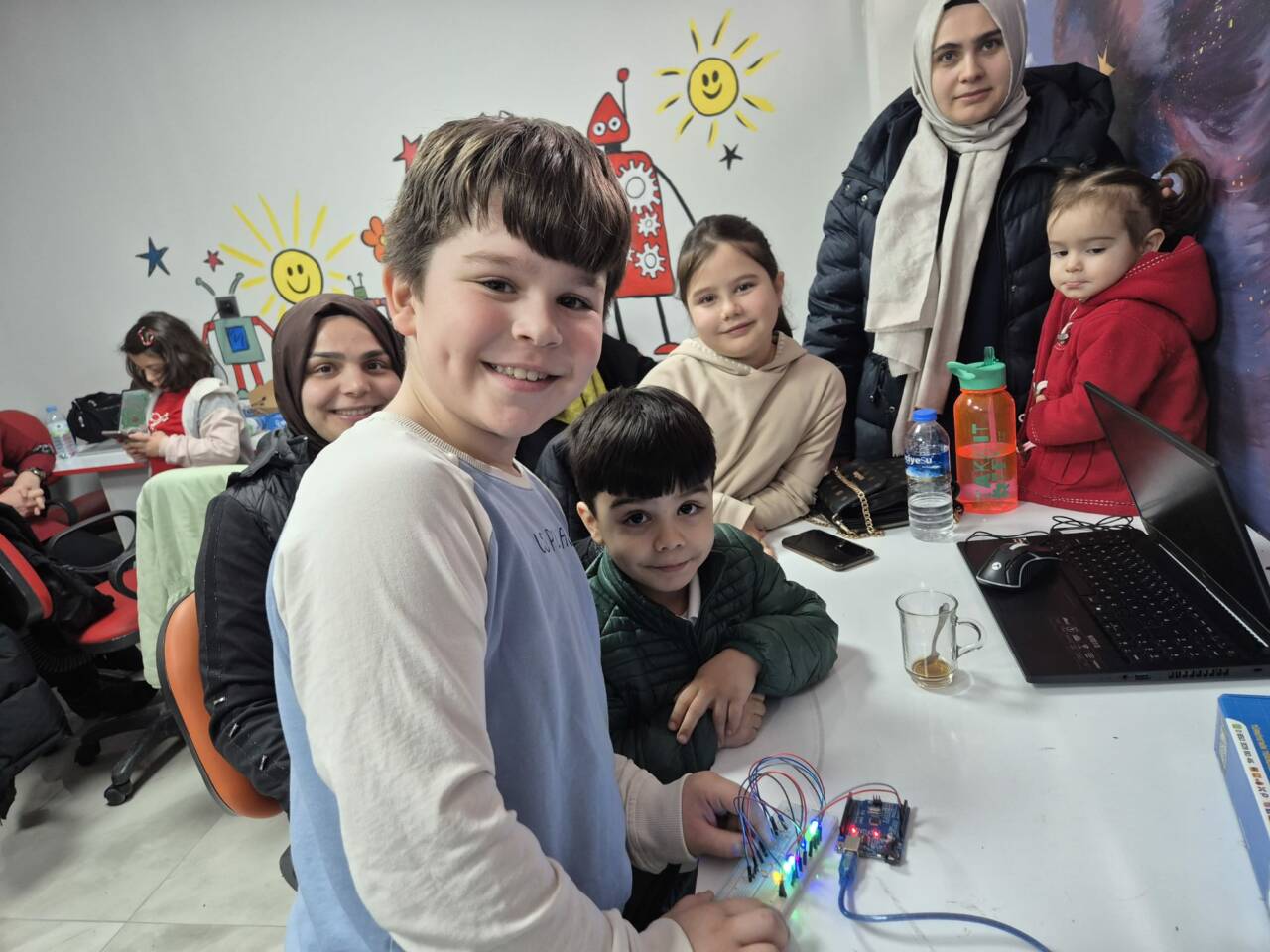 Özet: Aksaray’da faaliyet gösteren Altınok Bilişim Sanat Akademisi, düzenlediği aile