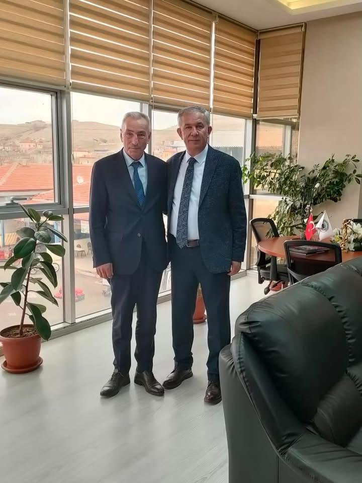 İl Milli Eğitim Müdürü Metin Alpaslan, Taşpınar Beldesi’nde belediye ziyareti