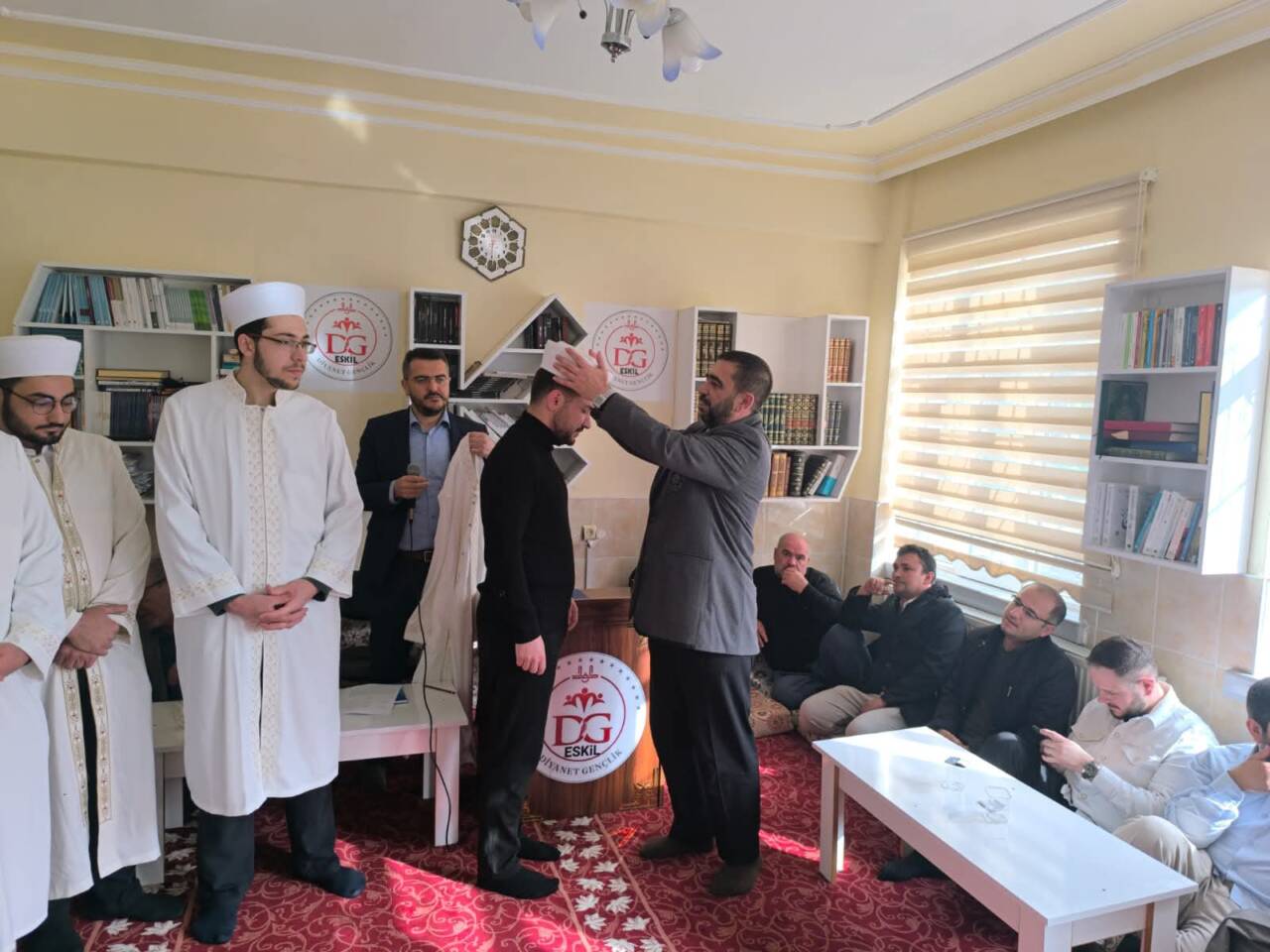 Eskil ilçesine bağlı farklı köylerde göreve yeni başlayan din görevlilerine