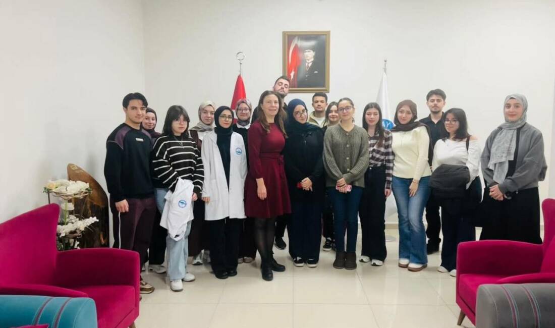 Aksaray Üniversitesi Tıp Fakültesi’nde akademik danışmanlık faaliyetleri devam ediyor. Öğrenciler,