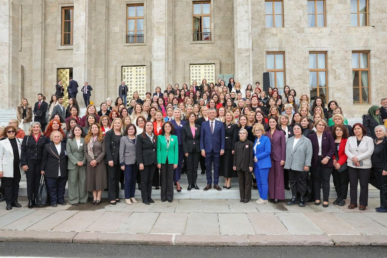 CHP Aksaray İl Kadın Kolları, TBMM’de düzenlenen grup toplantısına katılarak