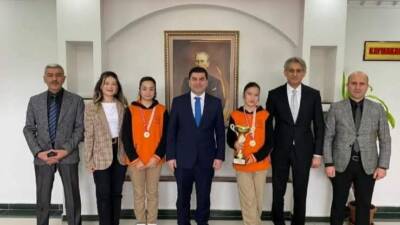 Aksaray’da düzenlenen Yıldız Kızlar Masa Tenisi Yarışması’nda il birinciliği elde