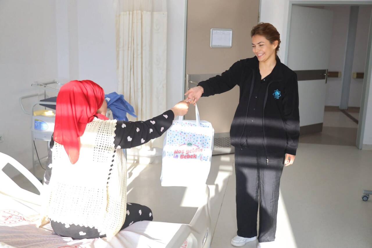 Aksaray Belediyesi ekipleri, Aksaray Eğitim ve Araştırma Hastanesi’nde doğum yapan