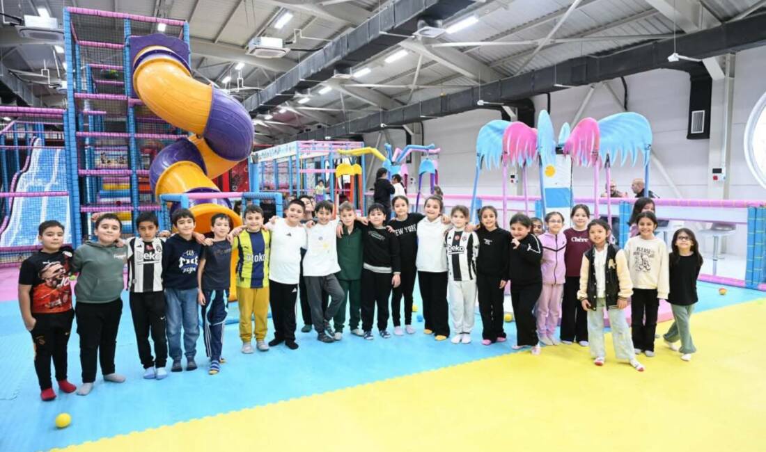 Aksaray Belediyesi Çocuk Eğlence Merkezi, farklı okullardan gelen öğrencileri ağırladı.