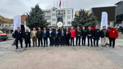 Aksaray’da 37. Vergi Haftası kutlamaları, kent meydanında düzenlenen çelenk sunma