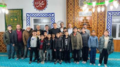 Sultanhanı Kaymakamı Bilal Göksun, Yeşiltömek Köyü’nde düzenlenen iftar programına katıldı.