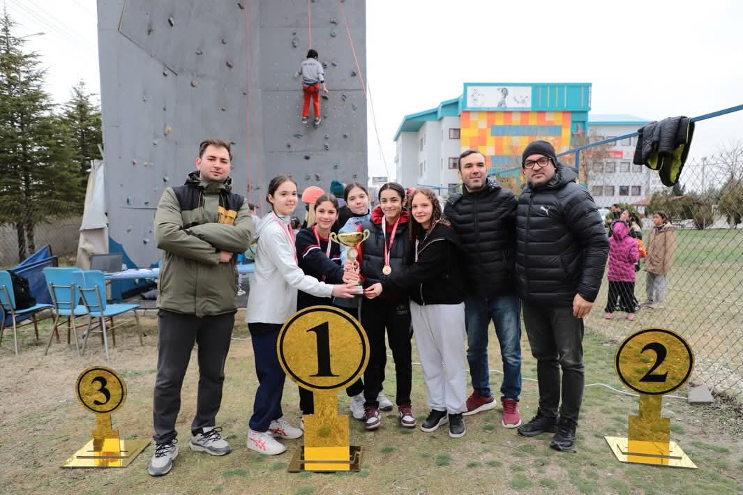Sportif tırmanış müsabakaları, Aksaray’da genç sporcuların hız ve dayanıklılık mücadelesine