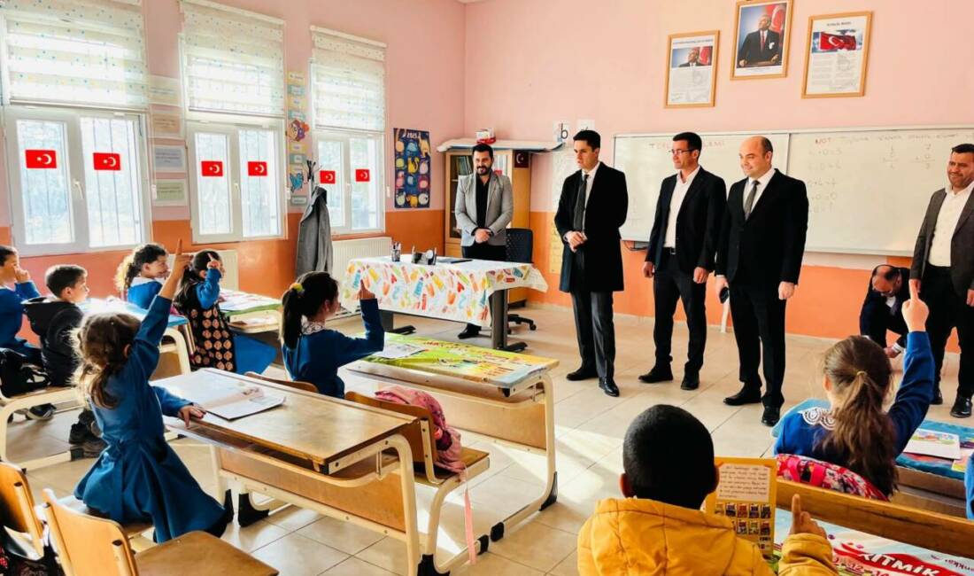 Eskil Kaymakamı Taha Soydaş, köy ve mahalle ziyaretleri programı kapsamında