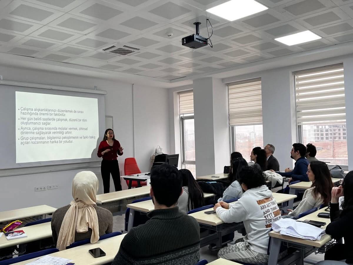 Aksaray Üniversitesi Tıp Fakültesi bünyesinde TUS Komisyon Toplantısı gerçekleştirildi. Toplantıda