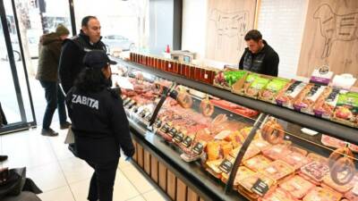 Aksaray Belediyesi zabıta ekipleri, Ramazan ayının devam ettiği bugünlerde kent