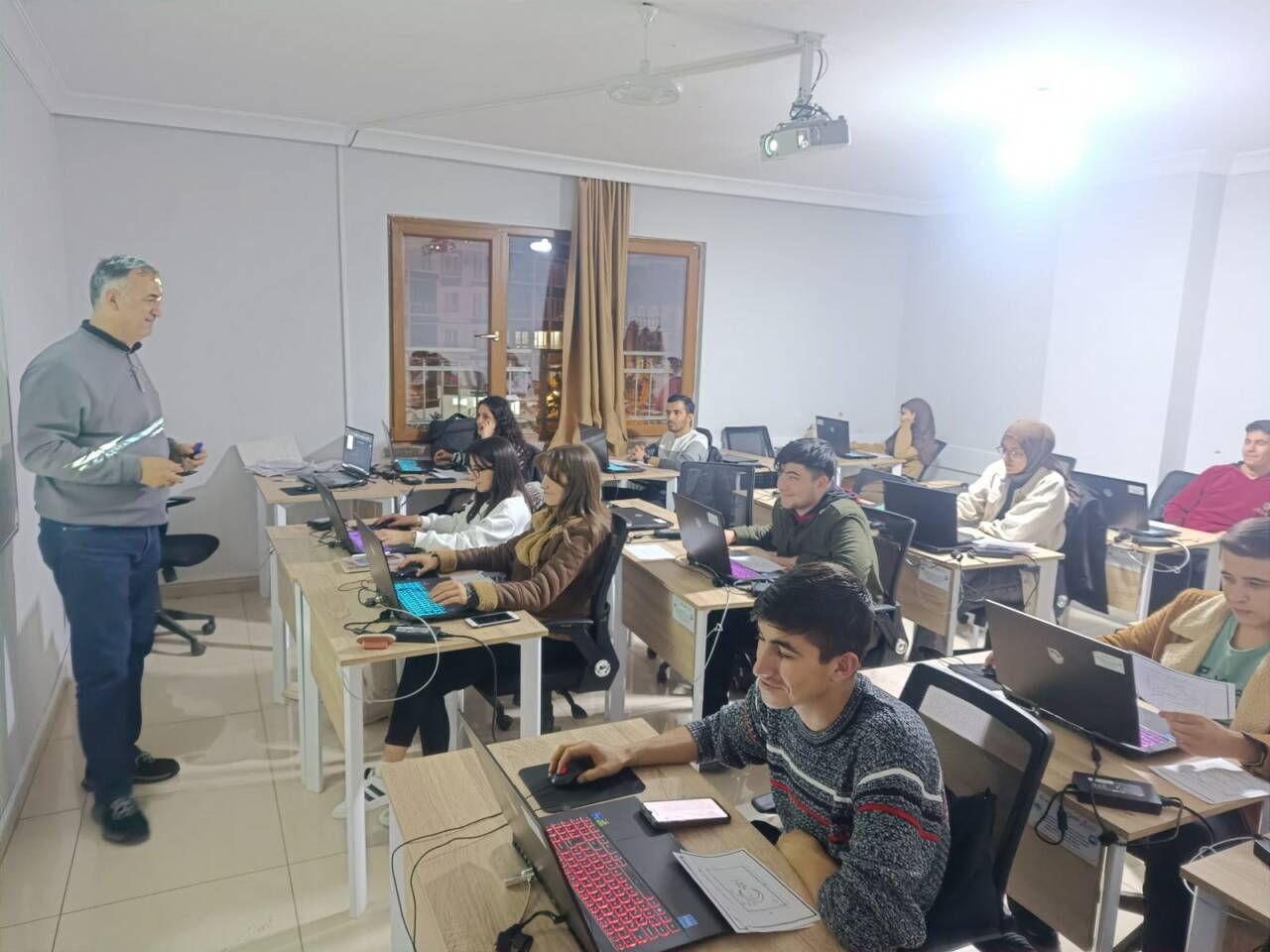 Aksaray Üniversitesi Sürekli Eğitim Uygulama ve Araştırma Merkezi (ASÜSEM), 2025