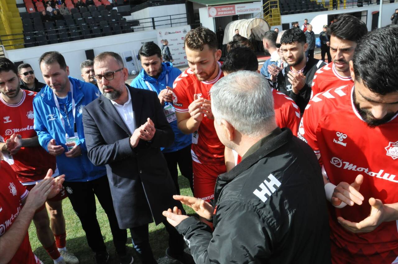 Aksaray Valisi Murat Duru, göreve başladıktan sonra ilk kez Aksarayspor