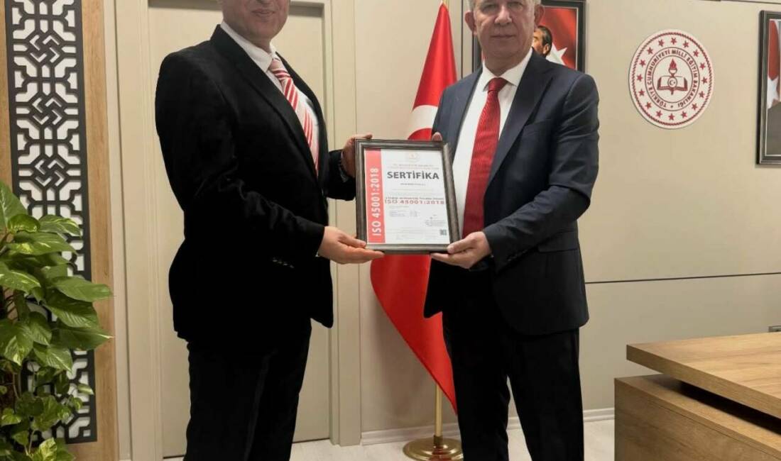 Aksaray’da Emlak Kredi İlkokulu ile Timur Sarrafoğlu İlkokulu, uluslararası kalite,