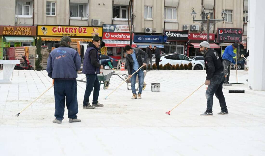 Aksaray Belediyesi ekipleri, Selçuklu Parkı ve çevresinde yürütülen peyzaj çalışmalarıyla