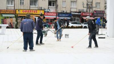 Aksaray Belediyesi ekipleri, Selçuklu Parkı ve çevresinde yürütülen peyzaj çalışmalarıyla