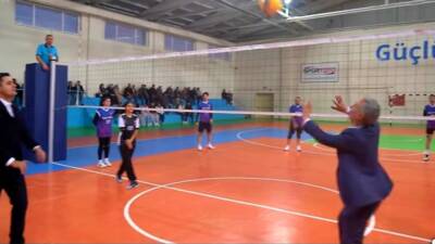 Eskil Kaymakamlığı tarafından organize edilen Köyler Arası Voleybol Turnuvası, düzenlenen