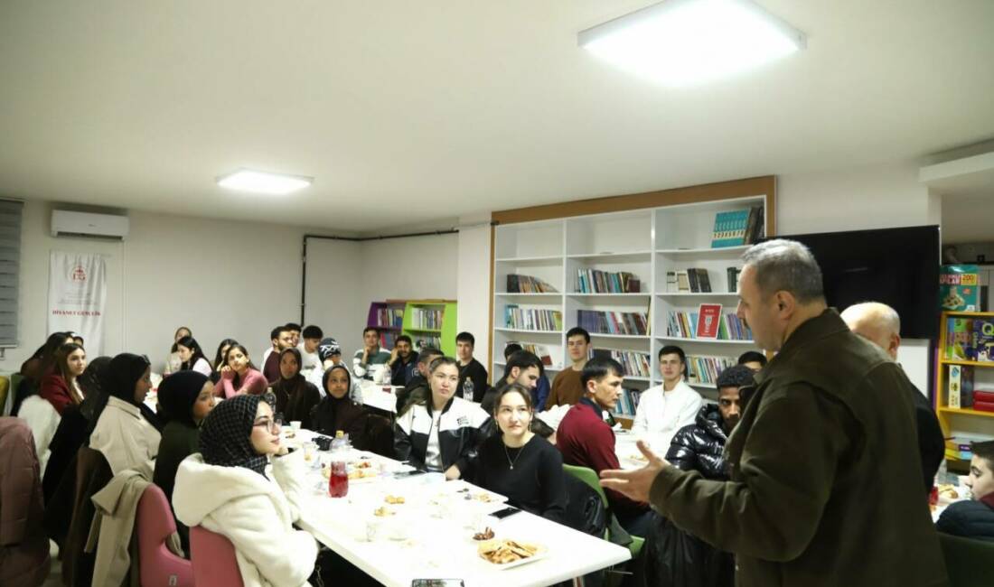 Aksaray Üniversitesi (ASÜ) Rektörü Prof. Dr. Alpay Arıbaş, ASÜ Türkçe