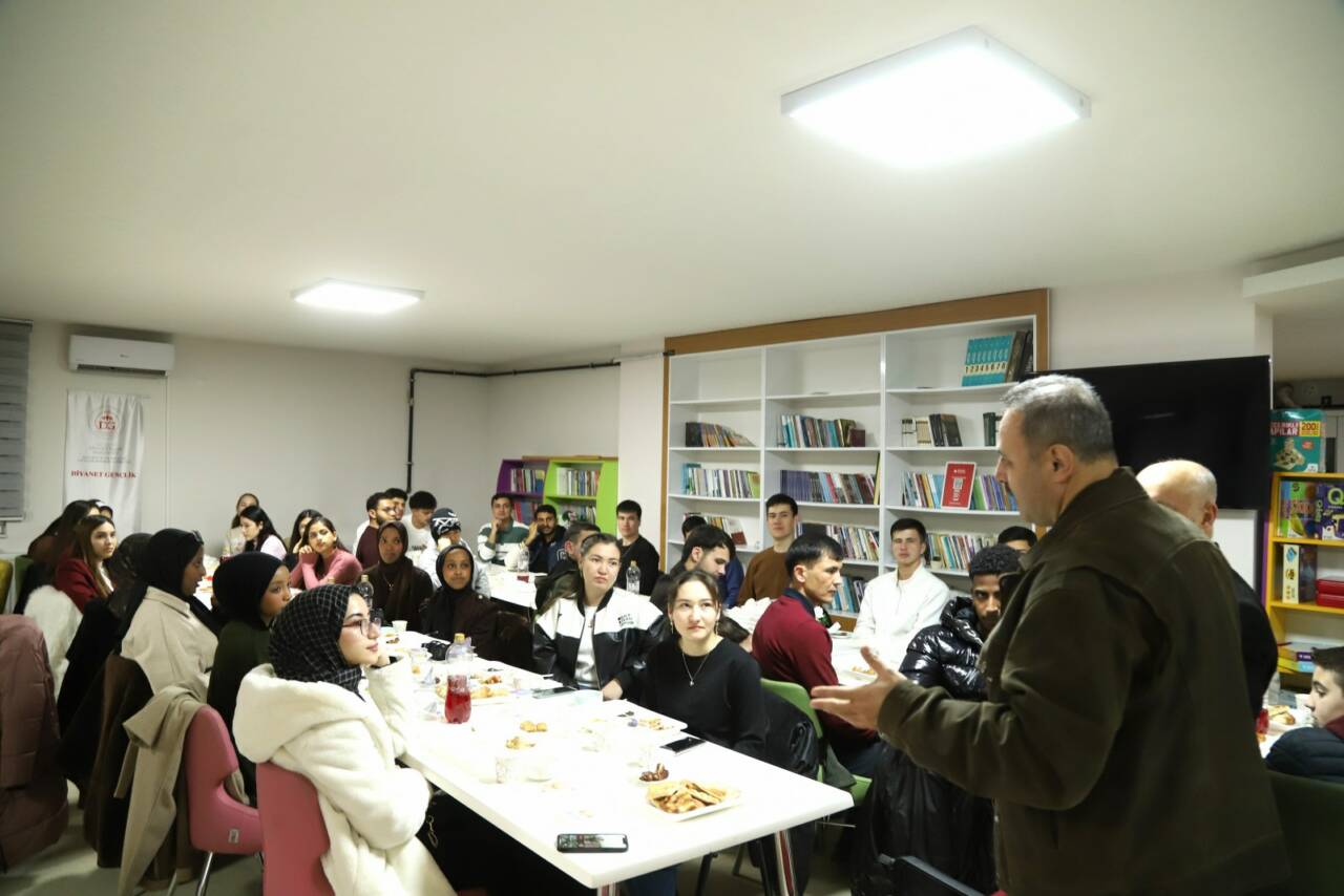 Aksaray Üniversitesi (ASÜ) Rektörü Prof. Dr. Alpay Arıbaş, ASÜ Türkçe