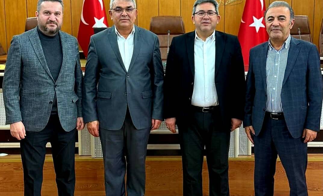 Güzelyurt Belediye Başkanı Ünal Demircioğlu, ilçe protokolüyle birlikte İl Genel