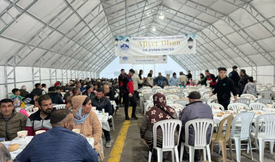Park Site ve Nora City AVM otoparklarında kurulan iftar çadırları,