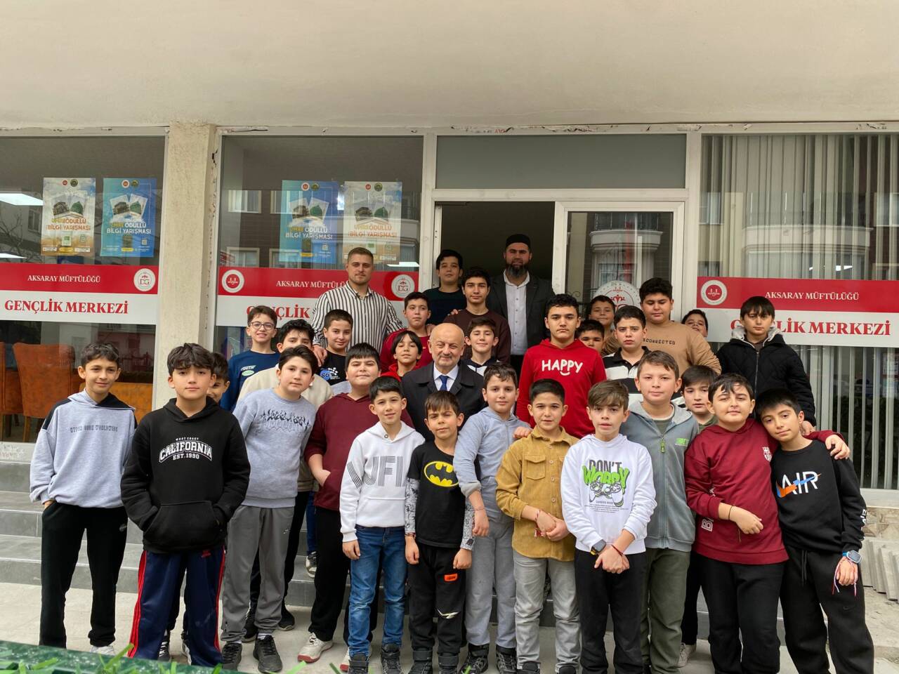 Aksaray’da yarıyıl tatilinde düzenlenen gençlik kampı sona erdi; kapanışta öğrencilerle