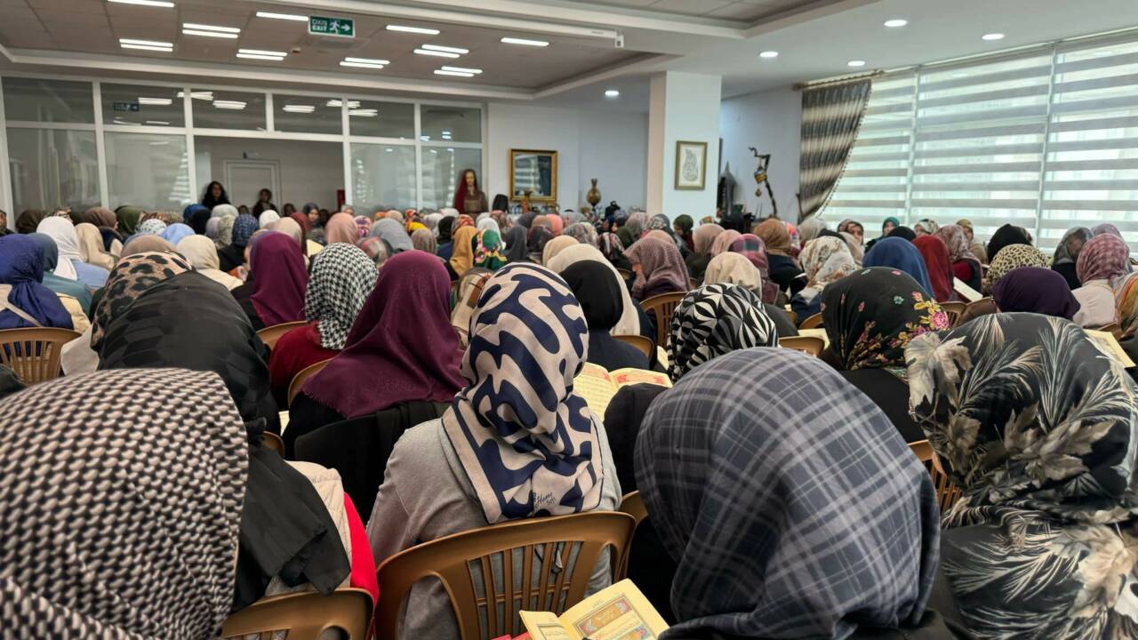 Aksaray Belediyesi bünyesinde faaliyet gösteren AKMEK ve Kadın Aktivite Merkezlerinde