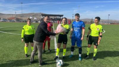 Ortaköy’de oynanan karşılaşma öncesinde anlamlı bir fair-play örneği yaşandı. Aksaray