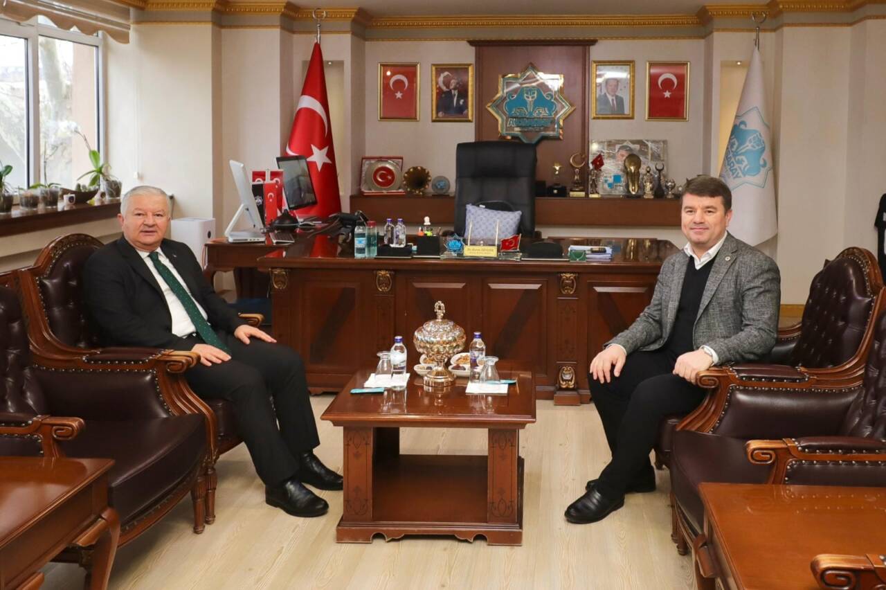 Aksaray Valisi Murat Duru, Belediye Başkanı Evren Dinçer’i makamında ziyaret