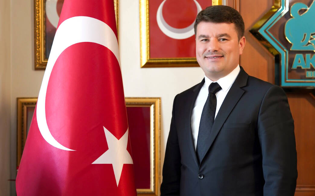 Aksaray Belediye Başkanı Dr. Evren Dinçer, İstiklal Marşı’nın Türkiye Büyük