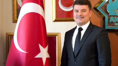 Aksaray Belediye Başkanı Dr. Evren Dinçer, İstiklal Marşı’nın Türkiye Büyük