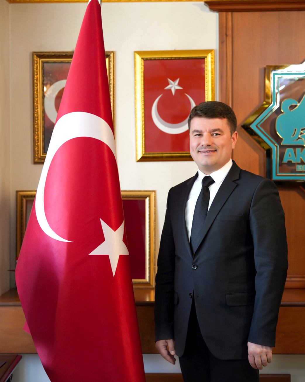 Aksaray Belediye Başkanı Dr. Evren Dinçer, İstiklal Marşı’nın Türkiye Büyük