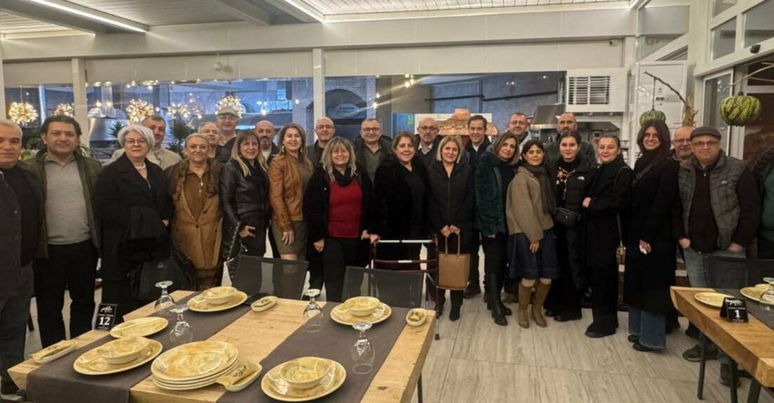 Aksaray Lisesi 1989 mezunları, her yıl geleneksel olarak sürdürdükleri iftar