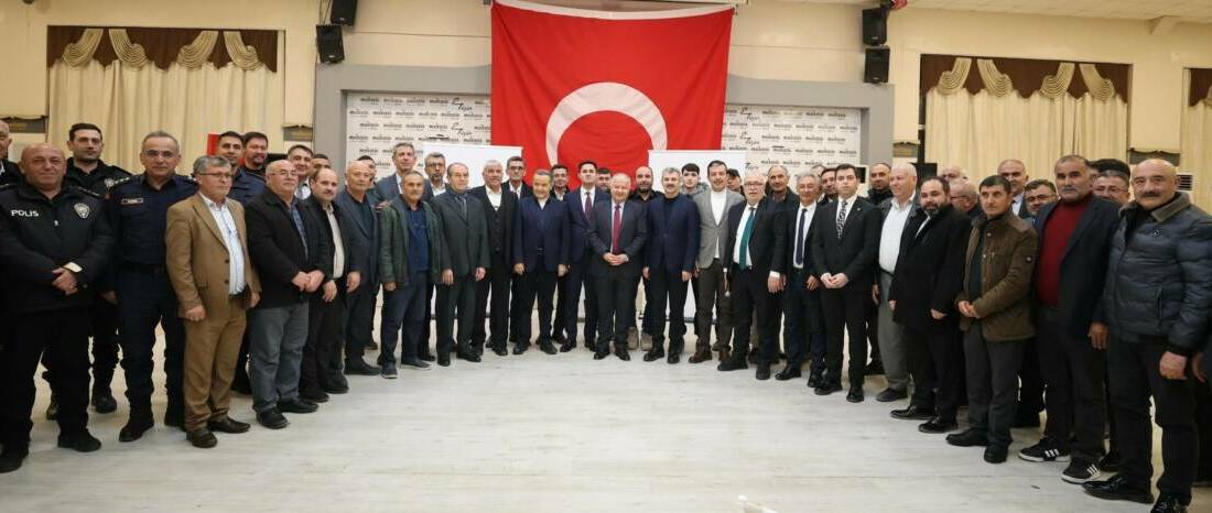 Aksaray Ticaret Borsası üyeleri ile Eskil ilçesinde bir salonda yapılan