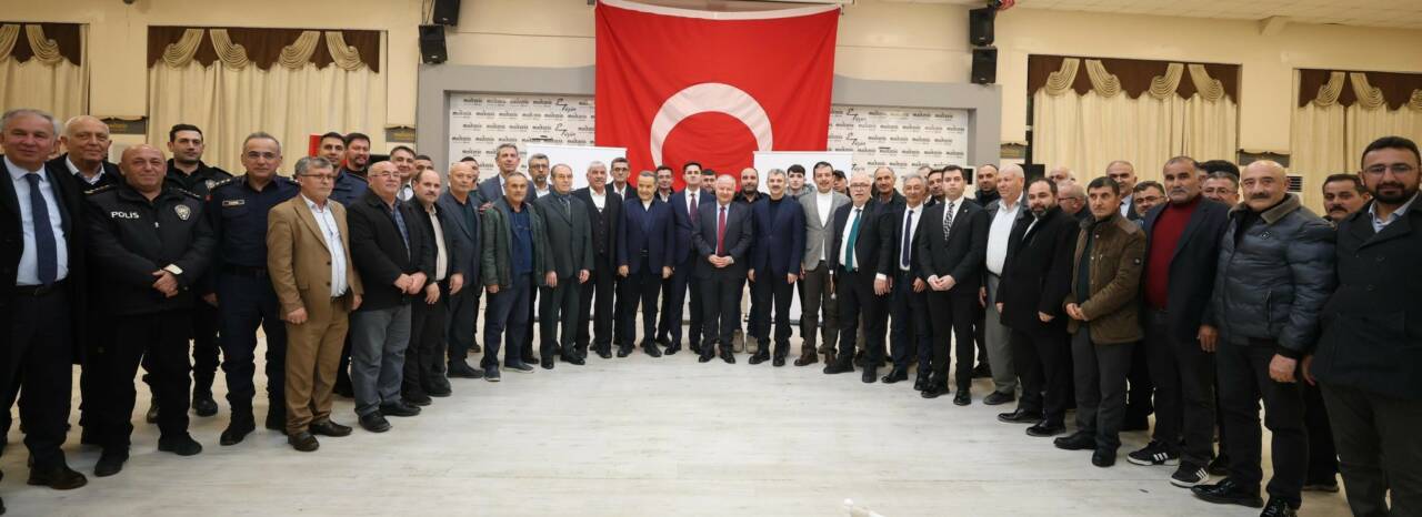 Aksaray Ticaret Borsası üyeleri ile Eskil ilçesinde bir salonda yapılan