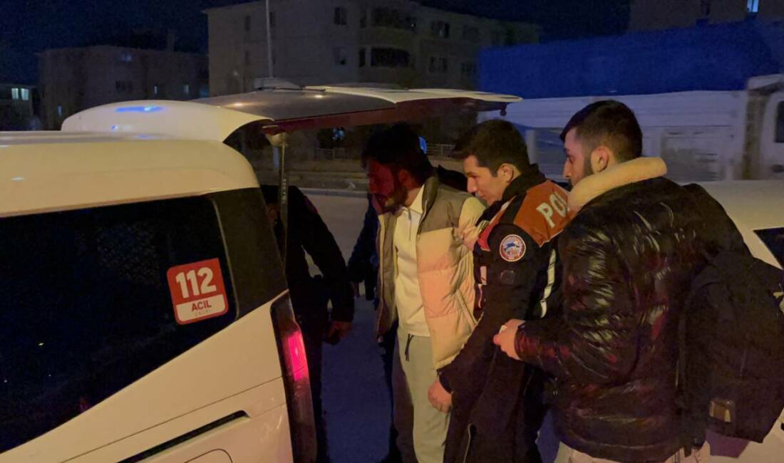 Eskişehir'in Odunpazarı ilçesinde polisin "dur" ihtarına uymayarak kaçan ve kovalamaca
