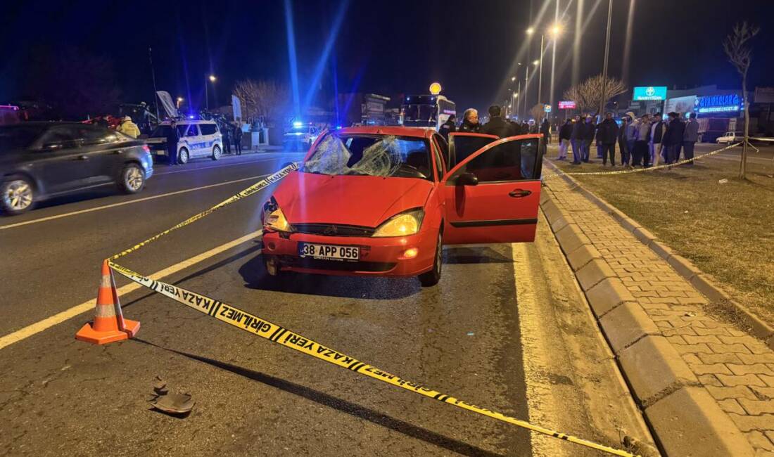 Kayseri'nin Melikgazi ilçesinde otomobilin çarptığı kadın yaşamını yitirdi.