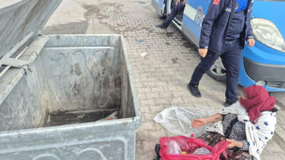 Kayseri Büyükşehir Belediyesi Zabıta Daire Başkanlığına bağlı ekipler, iki dilencinin