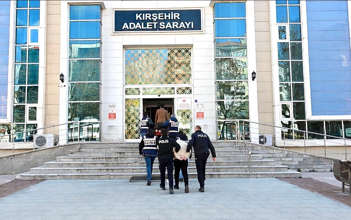 Kırşehir merkezli 3 ilde düzenlenen dolandırıcılık operasyonunda gözaltına alınan 3