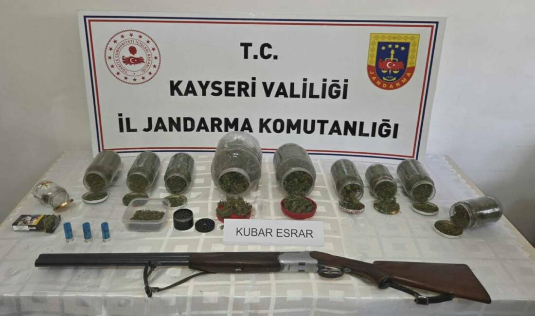 Kayseri'de jandarma ekipleri tarafından düzenlenen operasyonda 915 gram uyuşturucu madde