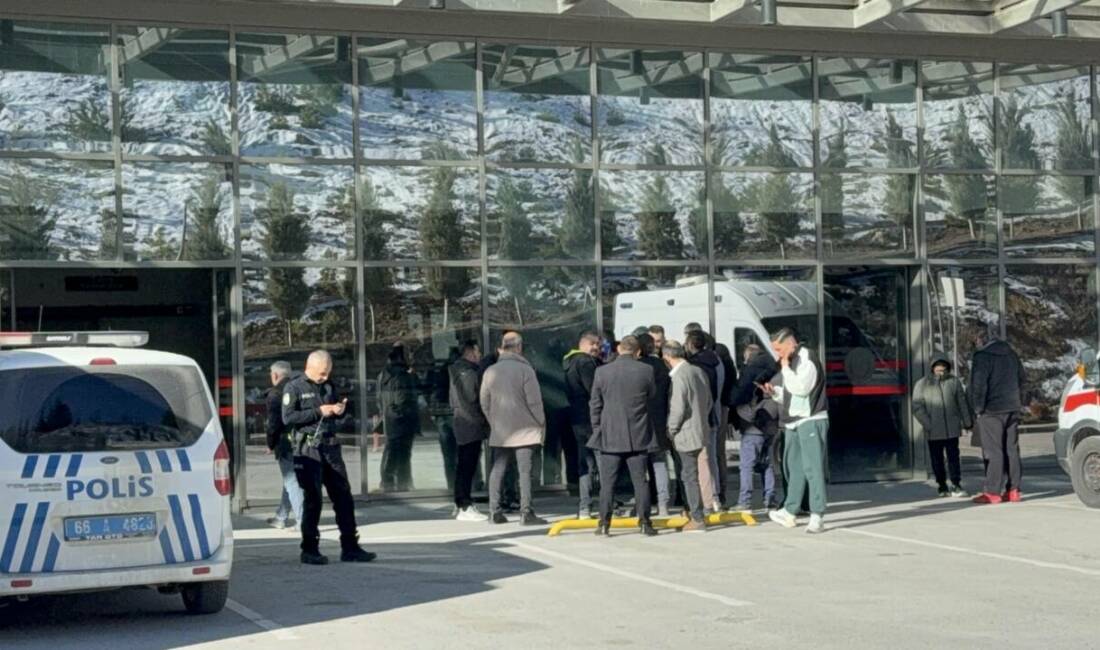 Yozgat'ta okul müdürünü darbederek yaralayan veli gözaltına alındı.