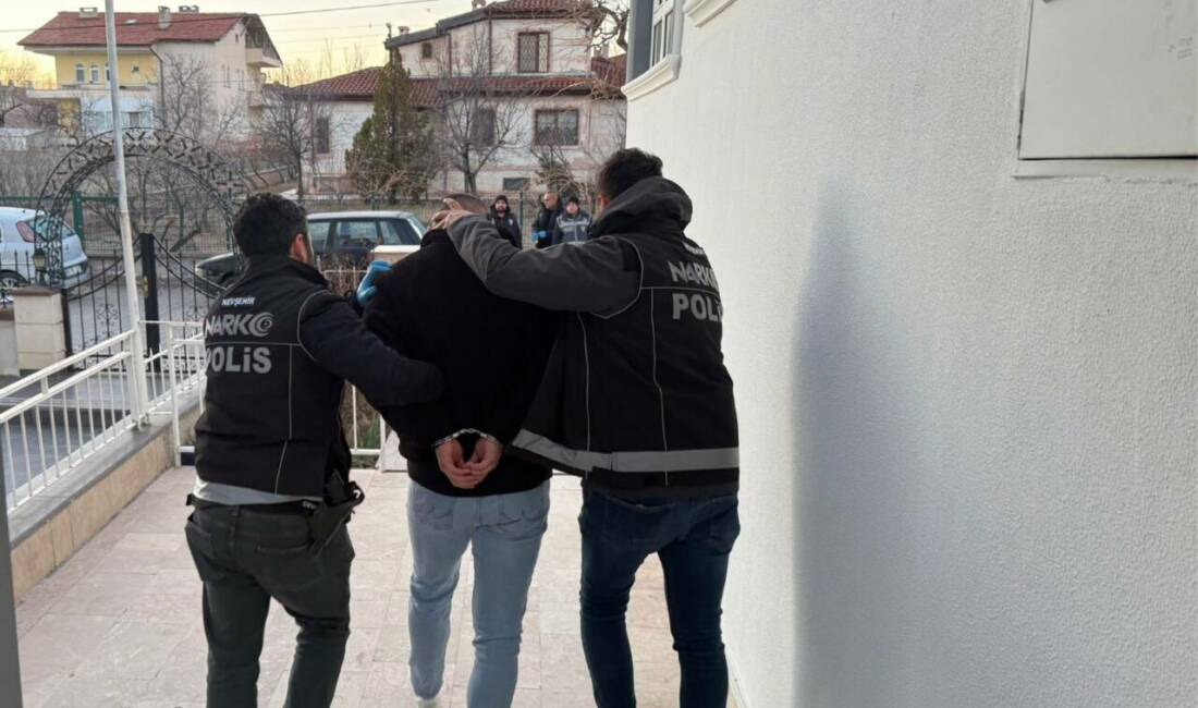 Nevşehir'in Avanos ilçesinde düzenlenen eş zamanlı uyuşturucu operasyonunda gözaltına alınan