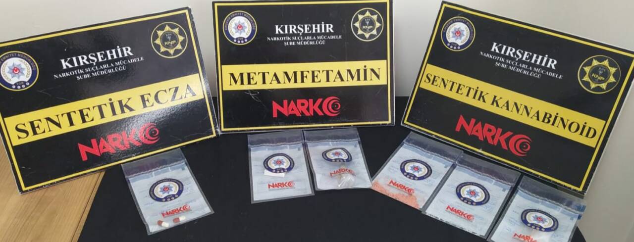 Kırşehir'de polis ekiplerinin düzenlediği uyuşturucu operasyonlarında 9 zanlı gözaltına alındı.