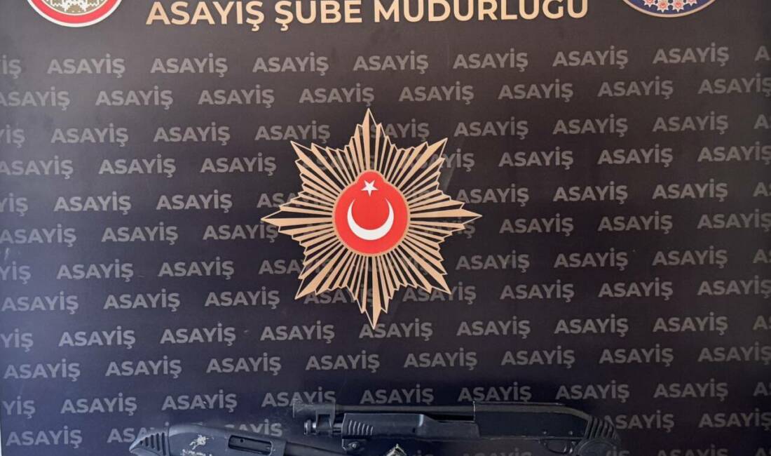 Sivas'ta pompalı tüfeklerle bir otomobile ateş açtıkları gerekçesiyle gözaltına alınan