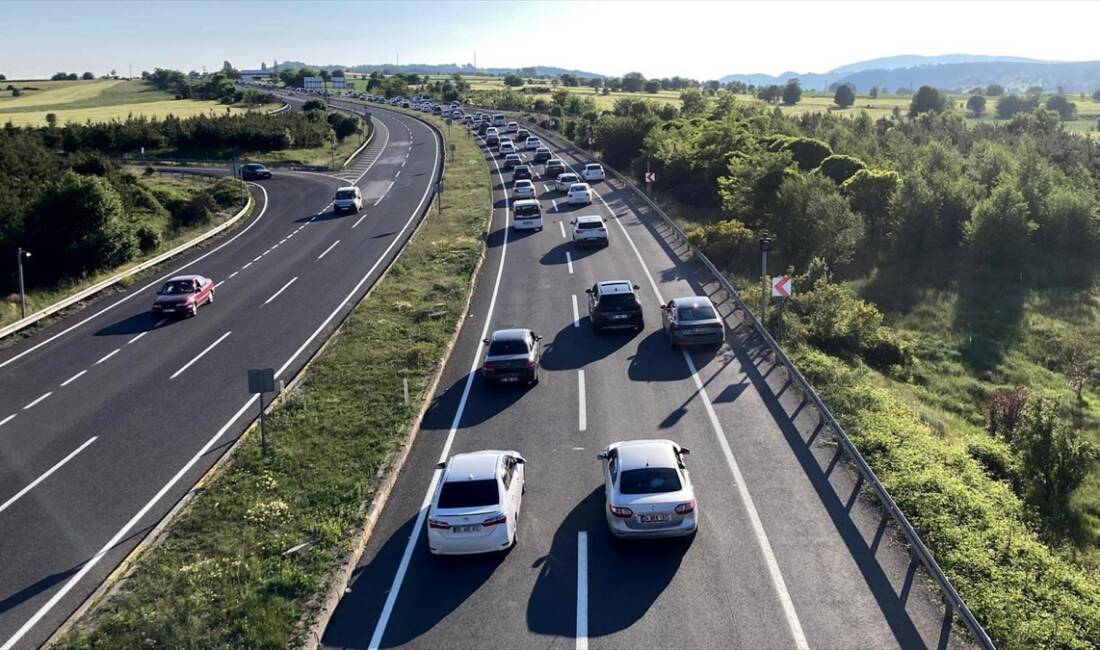 Motorlu Araç Satıcıları Federasyonu (MASFED) Genel Başkanı Aydın Erkoç, AA