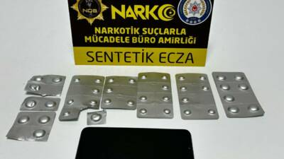 Konya'nın Akşehir ilçesinde gerçekleştirilen uyuşturucu ve kaçak sigara operasyonlarında gözaltına