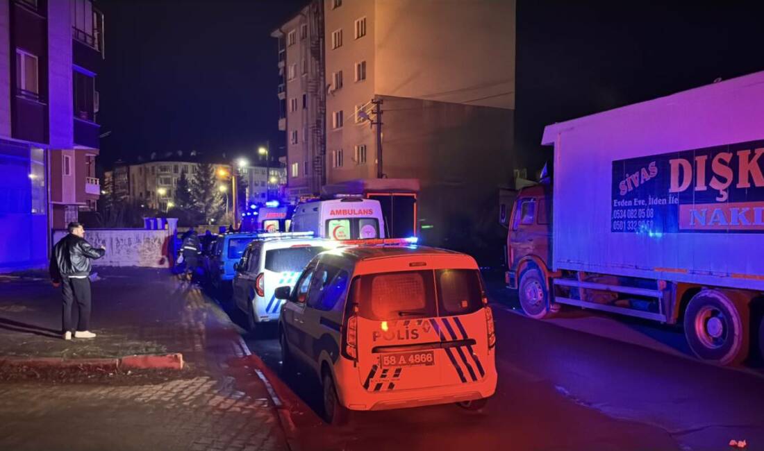 Sivas'ta 15 yaşındaki çocuk, babası ile ağabeyini silahla öldürüp, babaannesini