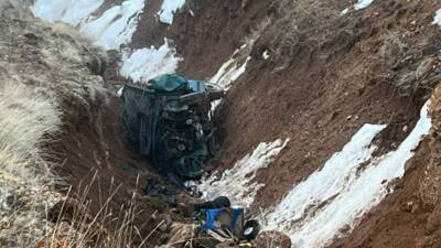Niğde'de şarampole devrilen otomobildeki 2 kişi hayatını kaybetti, 2 kişi