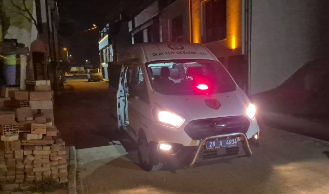 Eskişehir'in Tepebaşı ilçesinde düştüğü bisikletin demirinin vücuduna saplanması sonucu ağır