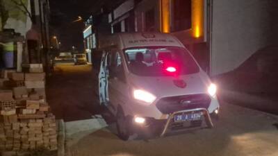 Eskişehir'in Tepebaşı ilçesinde düştüğü bisikletin demirinin vücuduna saplanması sonucu ağır